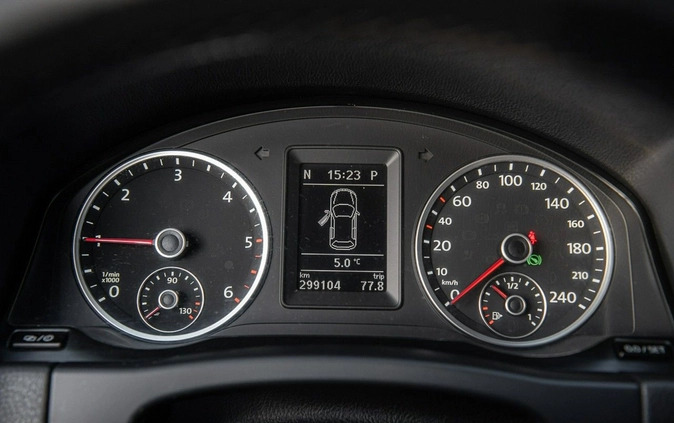 Volkswagen Tiguan cena 53700 przebieg: 299000, rok produkcji 2014 z Wojkowice małe 497